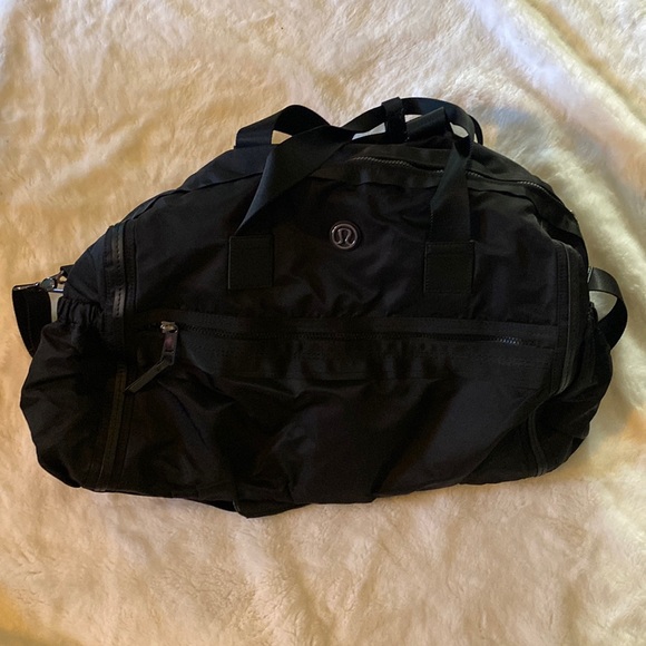 lululemon athletica Handbags - Lululemon Black Large Duffle Bag